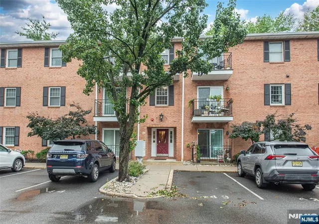 Homes for sale in Bloomfield, NJ | 34 John St #3A, Bloomfield, NJ 07003 | MLS# 26025062