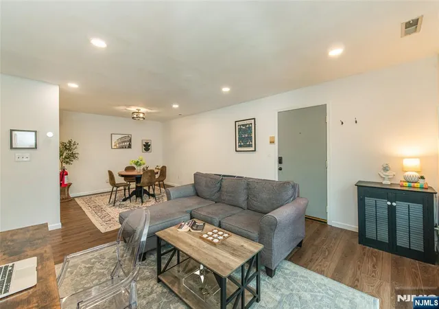 Homes for sale in Bloomfield, NJ | 34 John St #3A, Bloomfield, NJ 07003 | MLS# 26025062