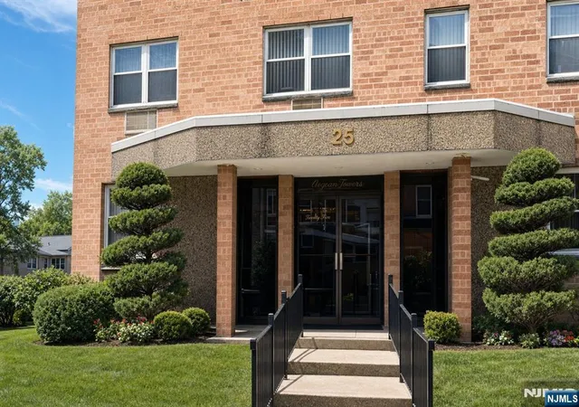 Homes for sale in Hackensack, NJ | 25 Jefferson St #3D, Hackensack, NJ 07601 | MLS# 26025074