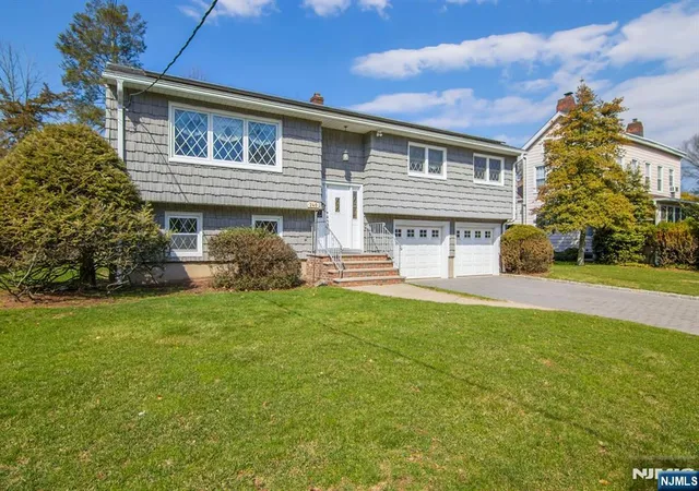 2nd image of 240 Ridge Rd, Cedar Grove, NJ 07009 | MLS# 26025077