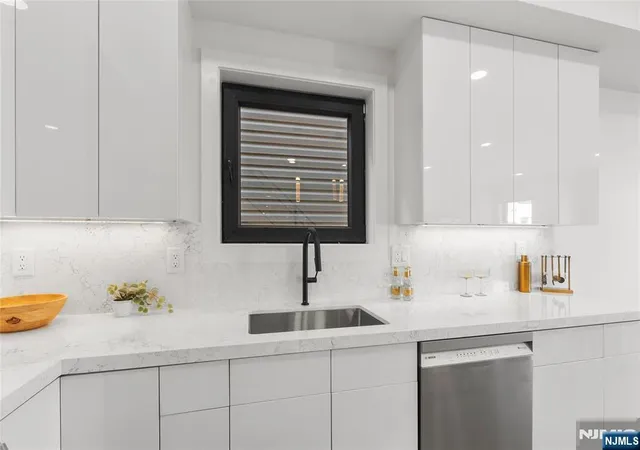 Homes for sale in Jersey City, NJ | 99 Van Horne St #2, Jersey City, NJ 07304 | MLS# 26025093