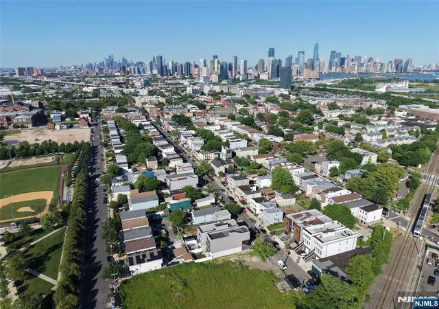 Homes for sale in Jersey City, NJ | 99 Van Horne Street, Jersey City, NJ 07304 | Houzeo