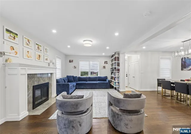 Homes for sale in Teaneck, NJ | 373 Briarcliff Rd, Teaneck, NJ 07666 | MLS# 26025123