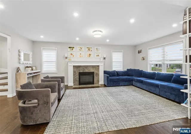 Homes for sale in Teaneck, NJ | 373 Briarcliff Rd, Teaneck, NJ 07666 | MLS# 26025123