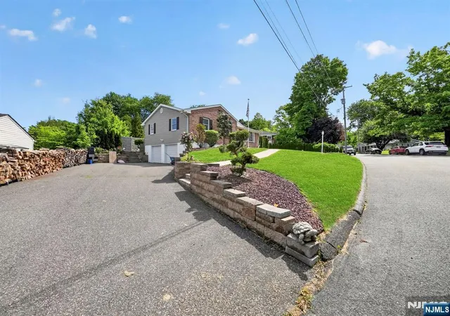 Homes for sale in Belvidere, NJ | 840 Lopatcong St, Belvidere, NJ 07823 | MLS# 26025131
