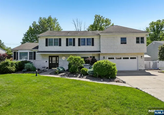 Homes for sale in Montville Township, NJ | 20 Normandy Rd, Montville Township, NJ 07058 | MLS# 26025158