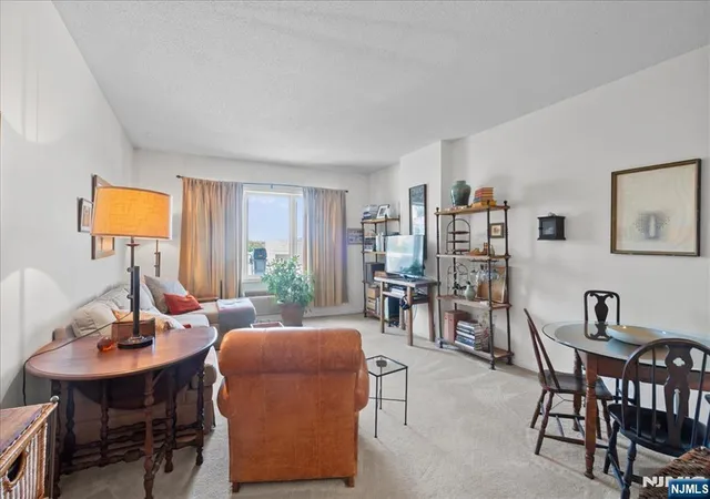 Homes for sale in Edgewater, NJ | 1104 City Pl, Edgewater, NJ 07020 | MLS# 26025159