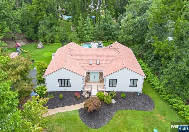 47th image of 4 Daniel Ln, Kinnelon, NJ 07405 | MLS# 26025180