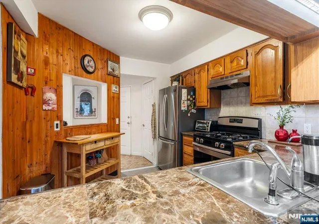 3rd image of 48 Quartz Ln, Paterson, NJ 07501 | MLS# 26025183