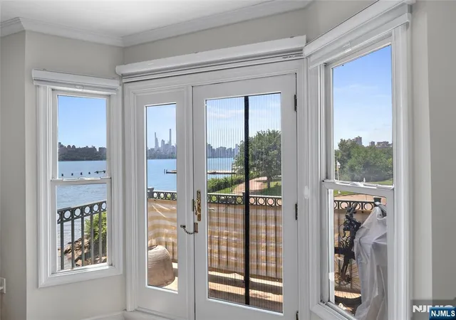 Homes for sale in Edgewater, NJ | 123 The Promenade, Edgewater, NJ 07020