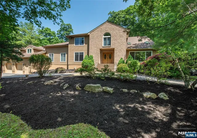 2nd image of 52 Tower Hill Ln, Kinnelon, NJ 07405 | MLS# 26025200