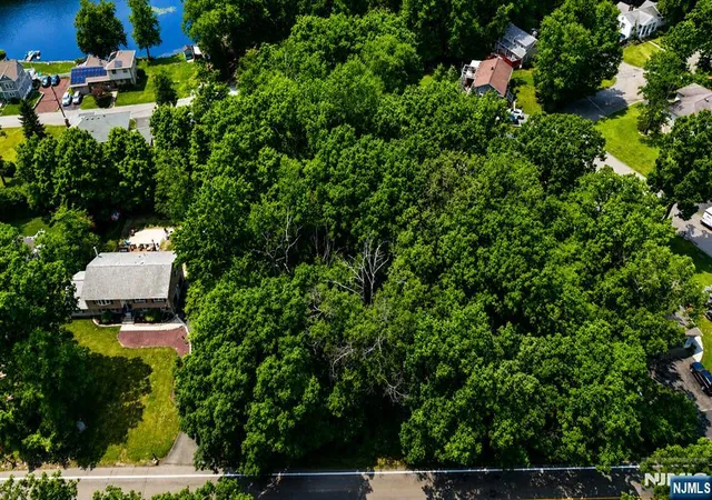 3rd image of 559 Green Pond Rd, Rockaway Township, NJ 07866 | MLS# 26025203