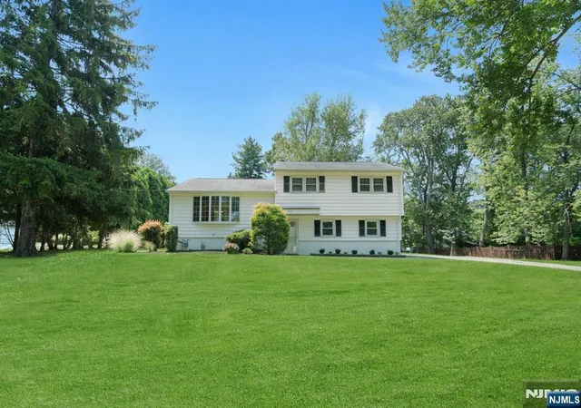 Homes for sale in River Vale, NJ | 615 Maze Rd, River Vale, NJ 07675 | MLS# 26025204