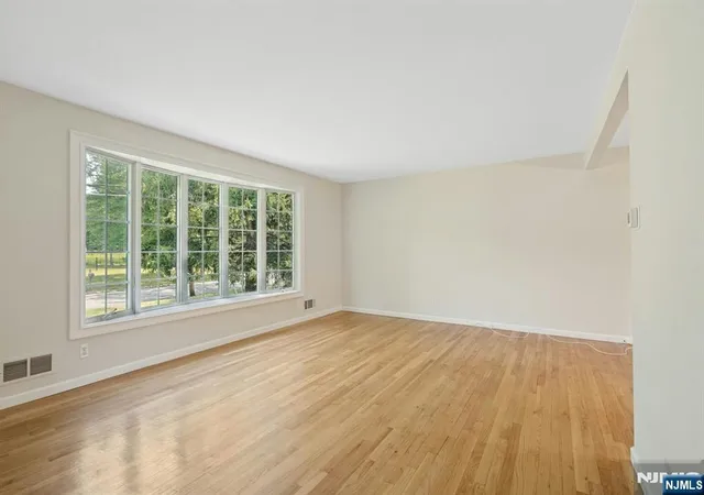 Homes for sale in River Vale, NJ | 615 Maze Rd, River Vale, NJ 07675 | MLS# 26025204