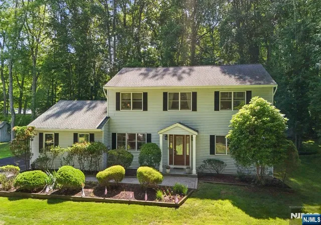1st image of 425 White Oak Rd, Palisades, NY 10964 | MLS# 26025221
