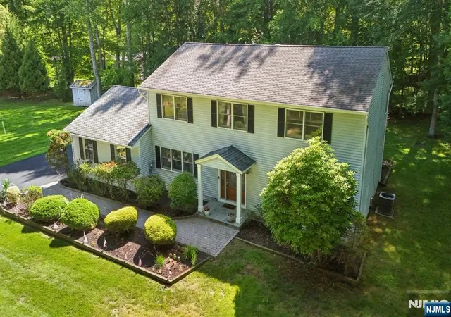 2nd image of 425 White Oak Rd, Palisades, NY 10964 | MLS# 26025221