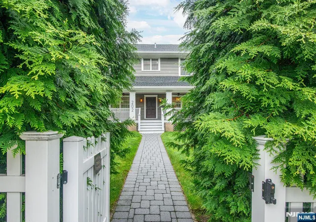 3rd image of 202 Watchung Ave, Montclair, NJ 07043 | MLS# 26025251