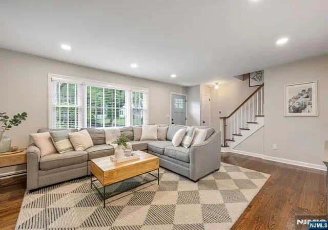 Homes for sale in Ridgewood, NJ | 291 Midvale St, Ridgewood, NJ 07450 | MLS# 26025273