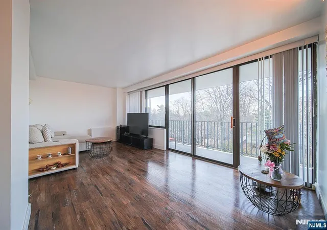 Homes for sale in Hackensack, NJ | 277 Prospect Ave #4A, Hackensack, NJ 07601 | MLS# 26025276