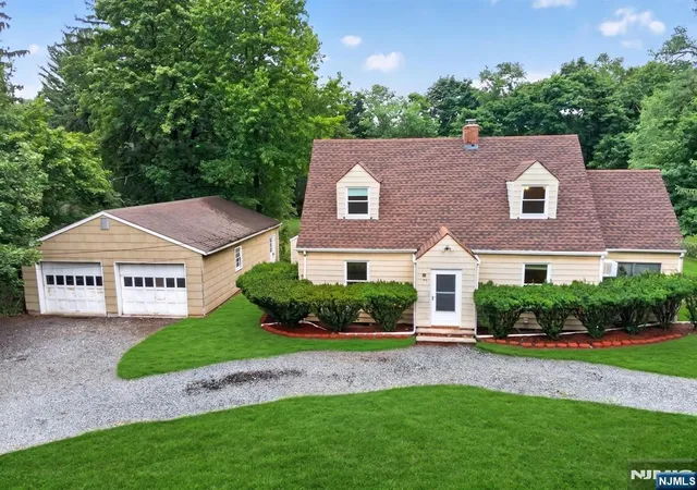 Homes for sale in Franklin, NJ | 75 Welshs Ln, Franklin, NJ 08873 | MLS# 26025295