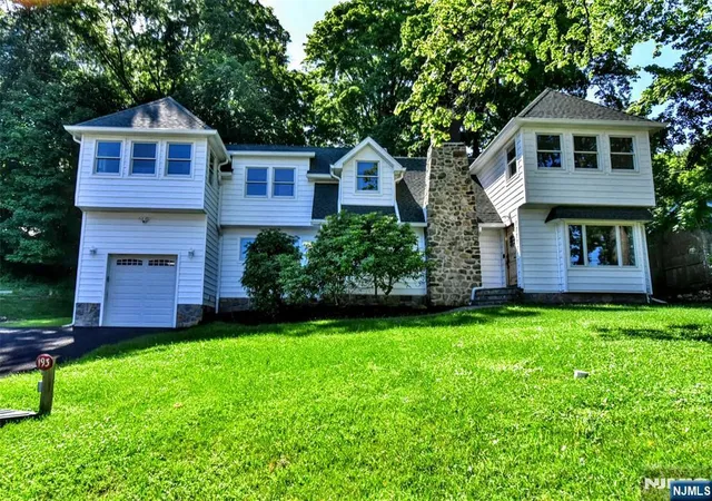 Homes for sale in Sparta, NJ | 193 E Shore Trl, Sparta, NJ 07871 | MLS# 26025303