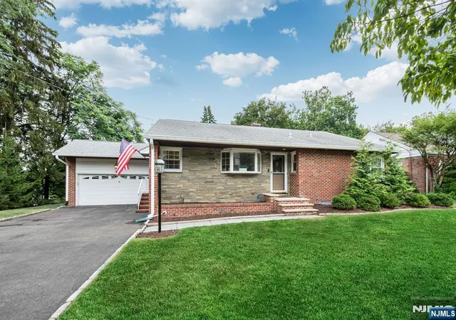 Homes for sale in Little Falls, NJ | 15 Kingwood Dr, Little Falls, NJ 07424 | MLS# 26025315