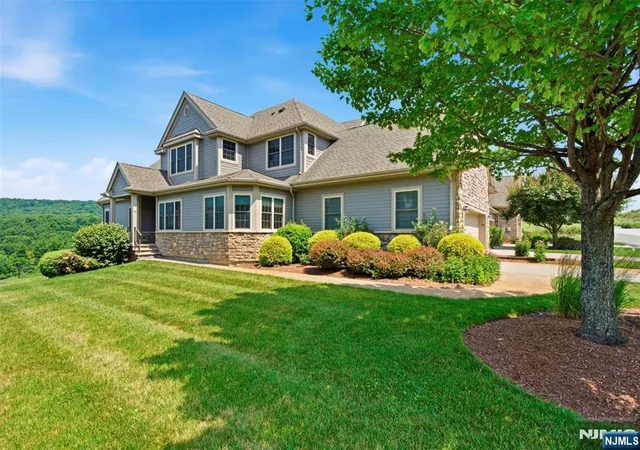 Homes for sale in Hamburg, NJ | 98 Tarrington Rd, Hamburg, NJ 07419 | MLS# 26025327