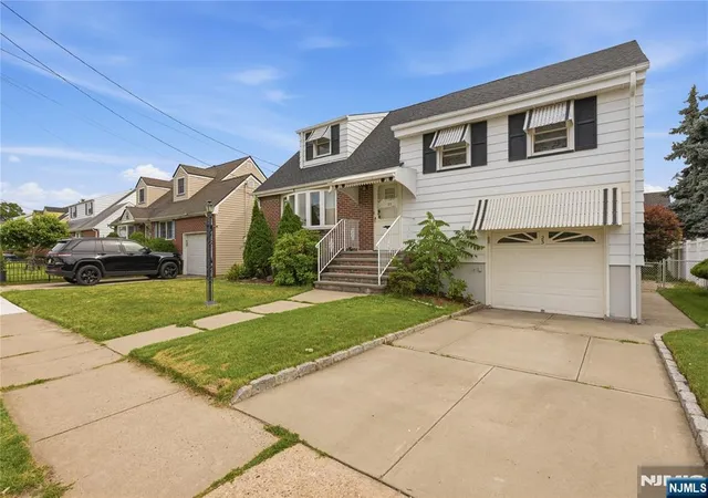 Homes for sale in North Arlington, NJ | 23 Bogle Ct, North Arlington, NJ 07031 | MLS# 26025342