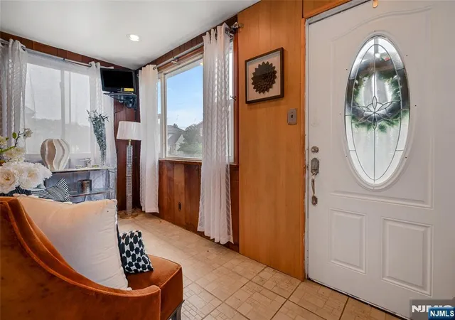 Homes for sale in Rochelle Park, NJ | 35 Colling Ave, Rochelle Park, NJ 07662 | MLS# 26025345