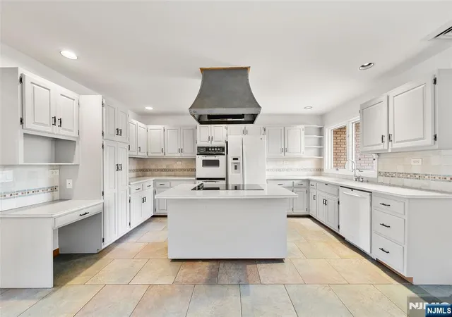 5th image of 300 Gorge Rd #1, Cliffside Park, NJ 07010 | MLS# 26025451