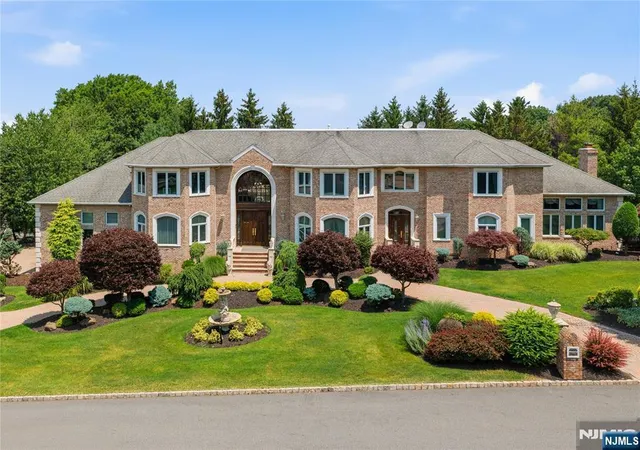 2nd image of 1 Wimbledon Ct, Cedar Grove, NJ 07009 | MLS# 26025498