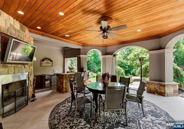 Homes for sale in Upper Saddle River, NJ | 70 Oak Dr, Upper Saddle River, NJ 07458 | MLS# 26025499