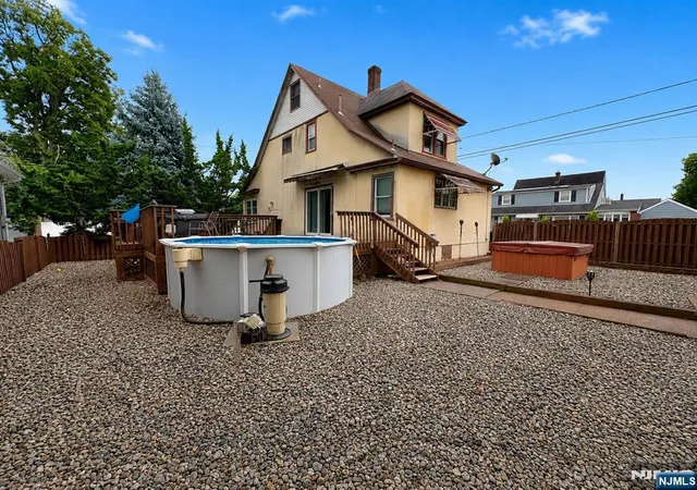 Homes for sale in Elmwood Park, NJ | 72 Rosedale Ave, Elmwood Park, NJ 07407 | MLS# 26025516
