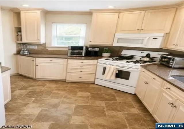 4th image of 525 Eagle Rock Ave, West Orange, NJ 07052 | MLS# 26025522