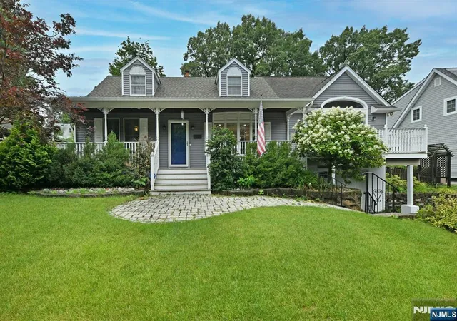 1st image of 211 Spruce St, Midland Park, NJ 07432 | MLS# 26025549