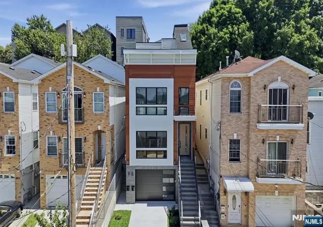 Homes for sale in Jersey City, NJ | 98 Western Ave, Jersey City, NJ 07307