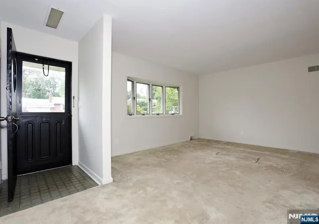 Homes for sale in Oradell, NJ | 678 Oakley Pl, Oradell, NJ 07649 | MLS# 26025560