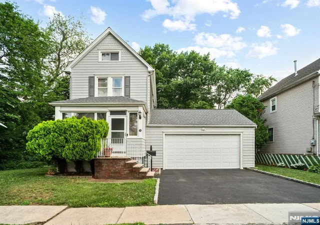 Homes for sale in Bloomfield, NJ | 39 Union Pl, Bloomfield, NJ 07003 | MLS# 26025562