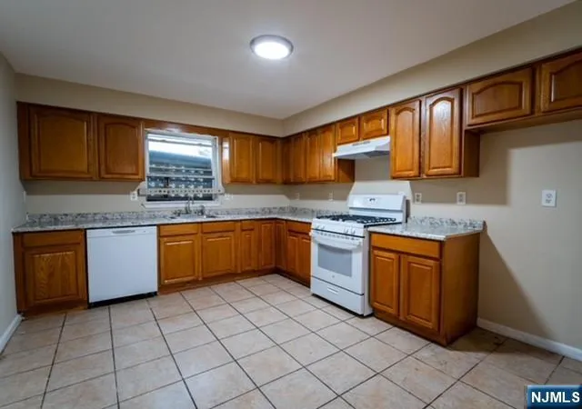 Photo 3 of Sale Pending at 26 28 Mount Pleasant Ave, Newark, NJ 07104 | MLS# 26025576 | Listing updated on 2026-08-30
