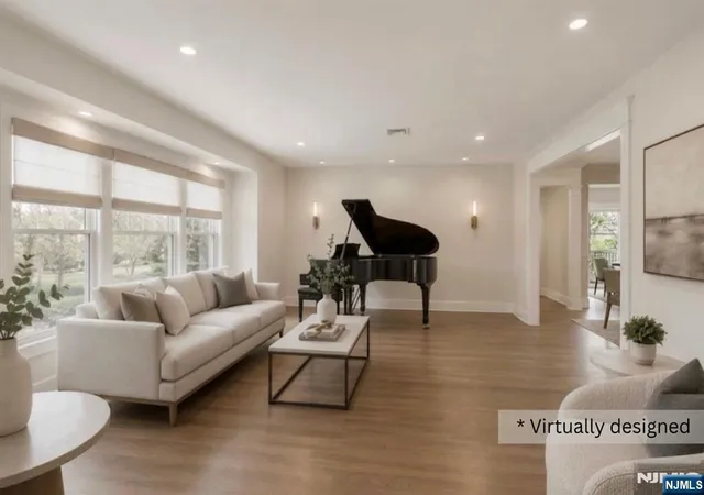 Photo 4 of Single family home for sale at 7 Deerhill Dr, Ho Ho Kus, NJ 07423 | MLS# 26025580 | Listing updated on 2026-08-25