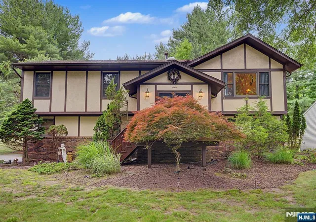 2nd image of 12 Seminole Ave, Oakland, NJ 07436 | MLS# 26025583