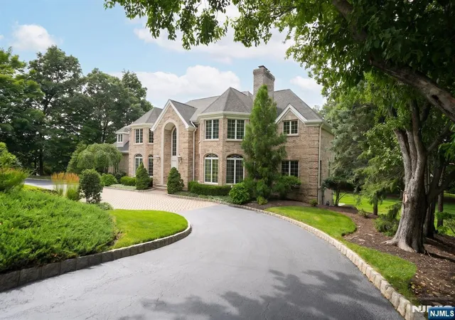 Homes for sale in Franklin Lakes, NJ | 817 Peach Tree Ln, Franklin Lakes, NJ 07417 | MLS# 26025592