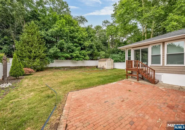 Homes for sale in Paramus, NJ | 45 Jay Dr, Paramus, NJ 07652 | MLS# 26025618