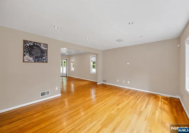 Homes for sale in Paramus, NJ | 45 Jay Dr, Paramus, NJ 07652 | MLS# 26025618