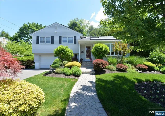 Homes for sale in Fair Lawn, NJ | 14 29 Lucena Dr, Fair Lawn, NJ 07410 | MLS# 26025658