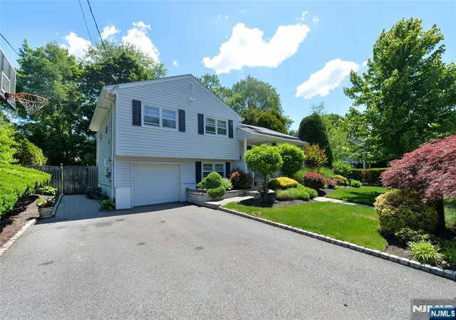 Homes for sale in Fair Lawn, NJ | 14 29 Lucena Dr, Fair Lawn, NJ 07410 | MLS# 26025658