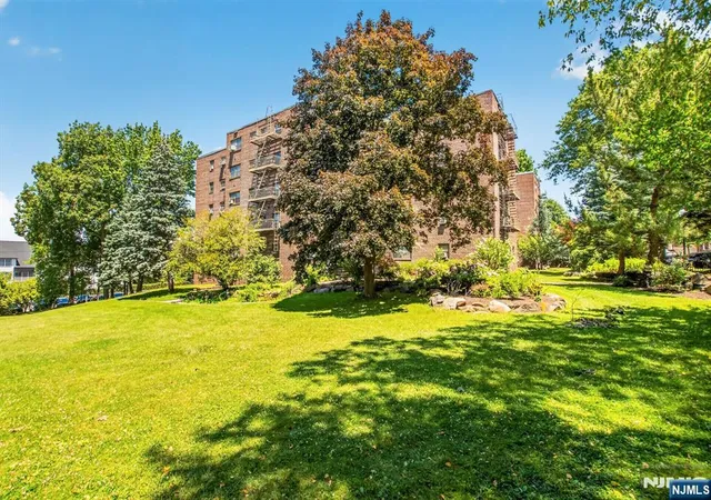 Homes for sale in Fort Lee, NJ | 3081 Edwin Ave #3G, Fort Lee, NJ 07024 | MLS# 26025717