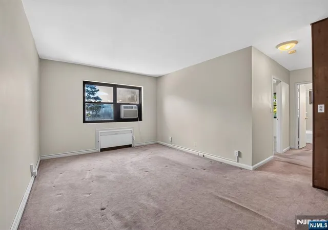 Homes for sale in Fort Lee, NJ | 3081 Edwin Ave #3G, Fort Lee, NJ 07024 | MLS# 26025717