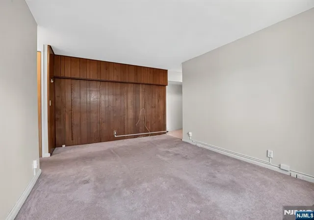 Homes for sale in Fort Lee, NJ | 3081 Edwin Ave #3G, Fort Lee, NJ 07024 | MLS# 26025717