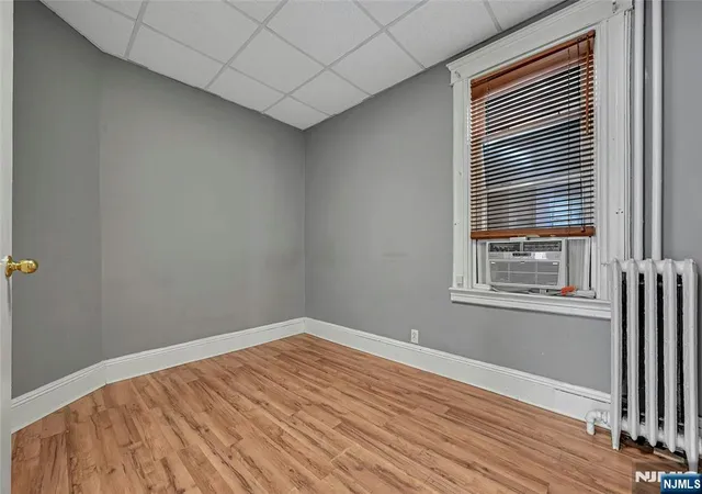 Homes for sale in Edgewater, NJ | 349 Undercliff Ave, Edgewater, NJ 07020 | MLS# 26025724